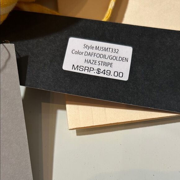 Marc New York Yellow Striped Sleeveless Top - Picture 8 of 9